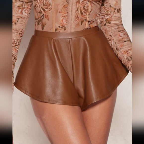 Shein Bae PU Leather Wide Leg Shorts Large  Color Coffee Bean NWT - Picture 2 of 6